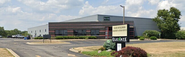 Plus de détails pour 705 N Country Fair Dr, Champaign, IL - Industriel à vendre