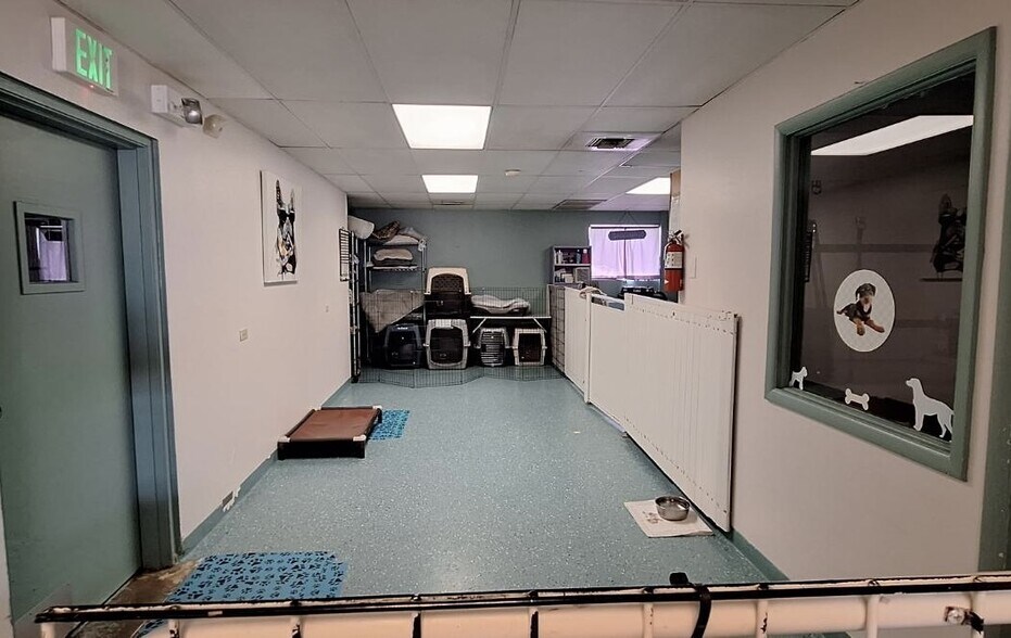 4030-4040 E Warren Ave portefeuille de 2 propriétés à vendre sur LoopNet.ca - Photo du bâtiment - Image 3 de 14