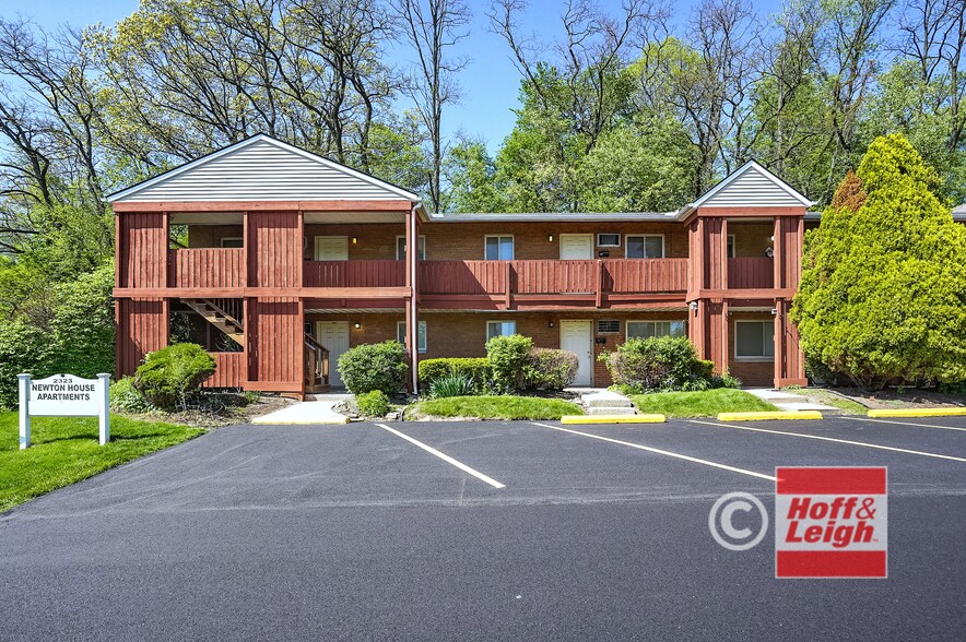 2323 Newton St, Akron, OH à vendre - Photo du bâtiment - Image 3 de 32