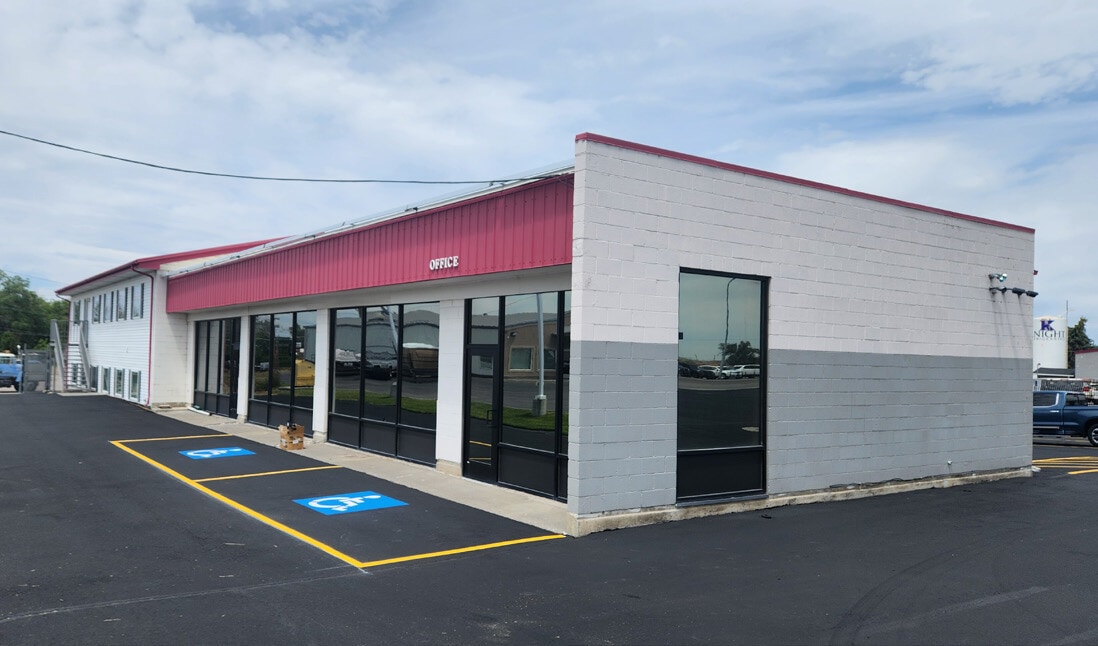 1795 N Holmes Ave, Idaho Falls, ID for lease Building Photo- Image 1 of 19