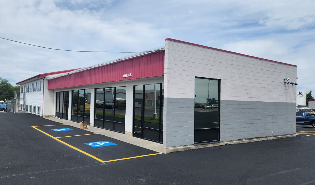 1795 N Holmes Ave, Idaho Falls, ID à louer Photo du bâtiment- Image 1 de 19