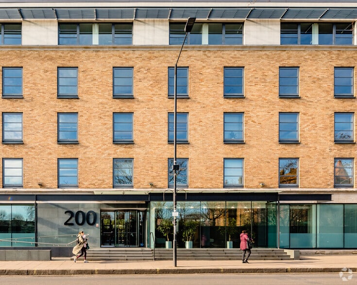 200 Shepherds Bush Rd, London for lease - Building Photo - Image 3 of 15