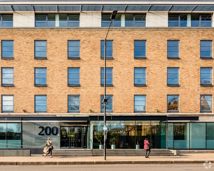 200 Shepherds Bush Rd, Londres à louer - Photo du bâtiment - Image 3 de 15