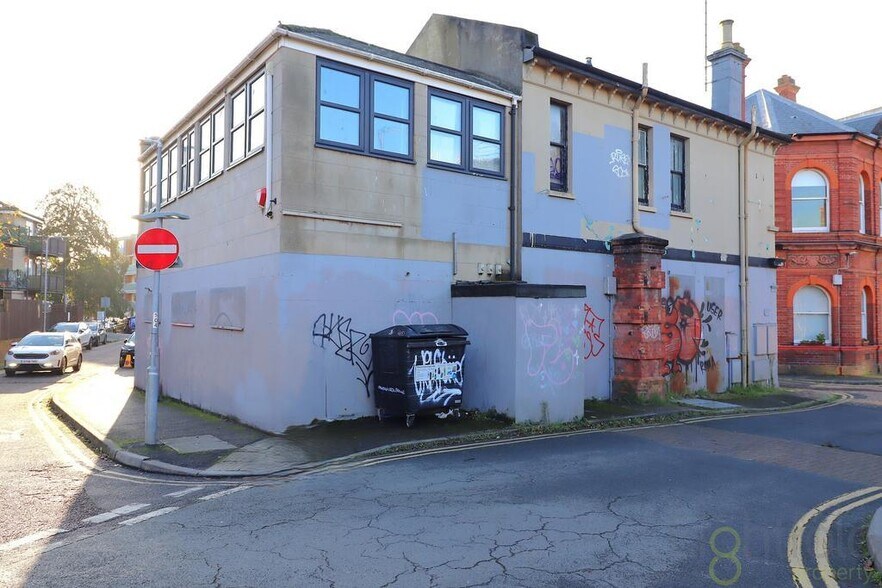 1 Phoenix Pl, Brighton à vendre - Photo du bâtiment - Image 2 de 6