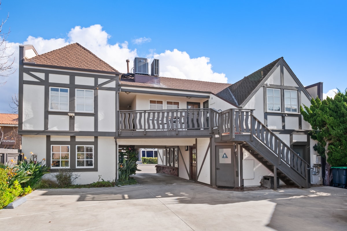 939 Glenneyre St, Laguna Beach, CA à louer Photo intérieure- Image 1 de 12