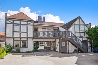 939 Glenneyre St, Laguna Beach, CA à louer Photo intérieure- Image 1 de 12