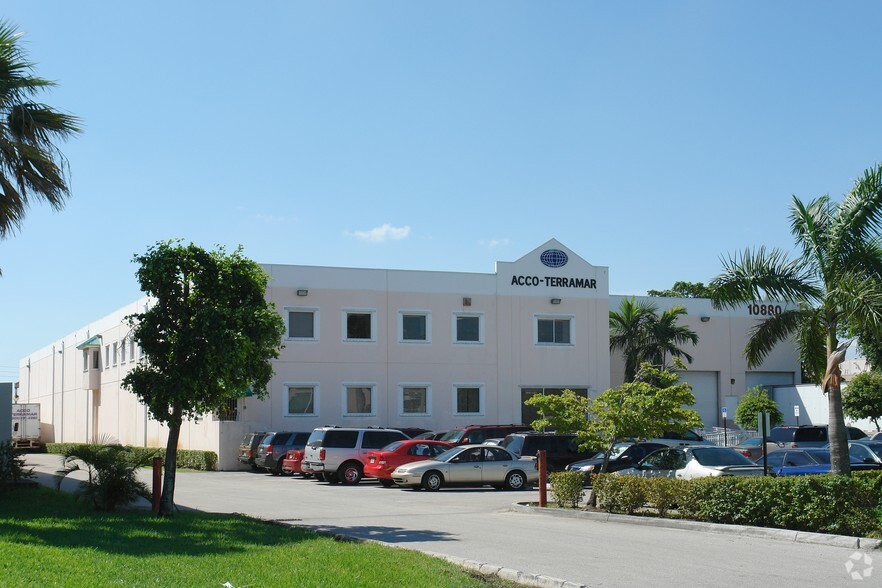 10880 NW 27th St, Miami, FL for lease - Building Photo - Image 3 of 6