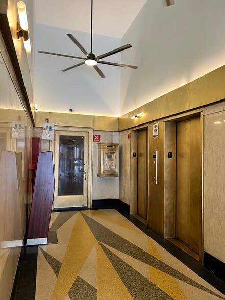 3901 Main St, Flushing, NY for lease - Interior Photo - Image 3 of 5