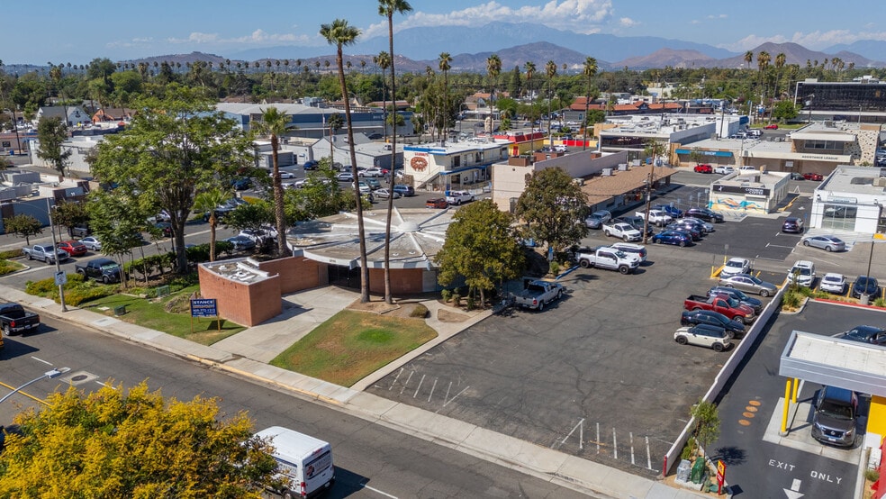 3711 Central Ave, Riverside, CA for lease - Building Photo - Image 2 of 5
