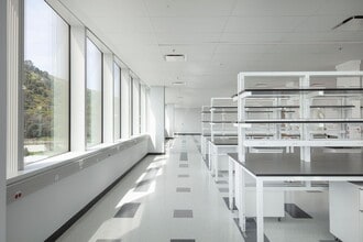 3000 Marina Blvd, Brisbane, CA for lease Interior Photo- Image 2 of 9