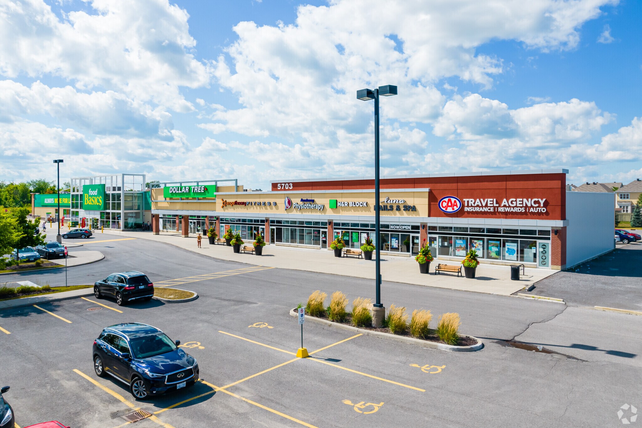 5703 Hazeldean Rd, Ottawa, ON for sale Primary Photo- Image 1 of 1