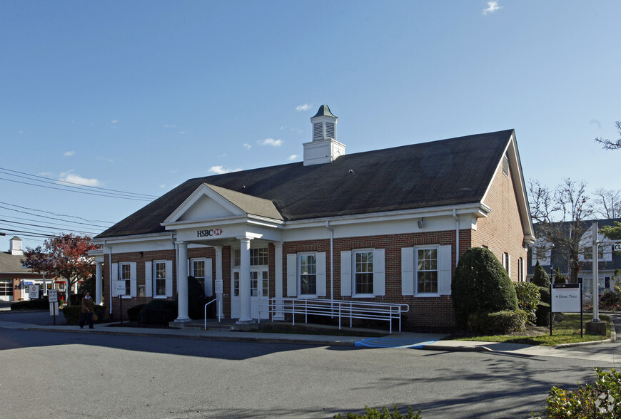 20 Station Rd, Bellport, NY for sale - Primary Photo - Image 1 of 1