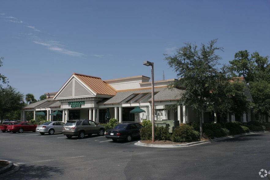 11 Palmetto Bay Rd, Hilton Head Island, SC à louer - Photo du bâtiment - Image 2 de 3