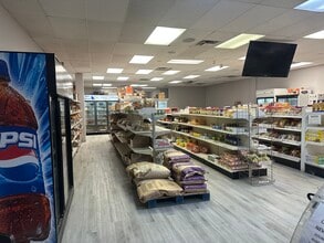 3303 118 Ave Nw, Edmonton, AB à louer Photo intérieure- Image 2 de 8