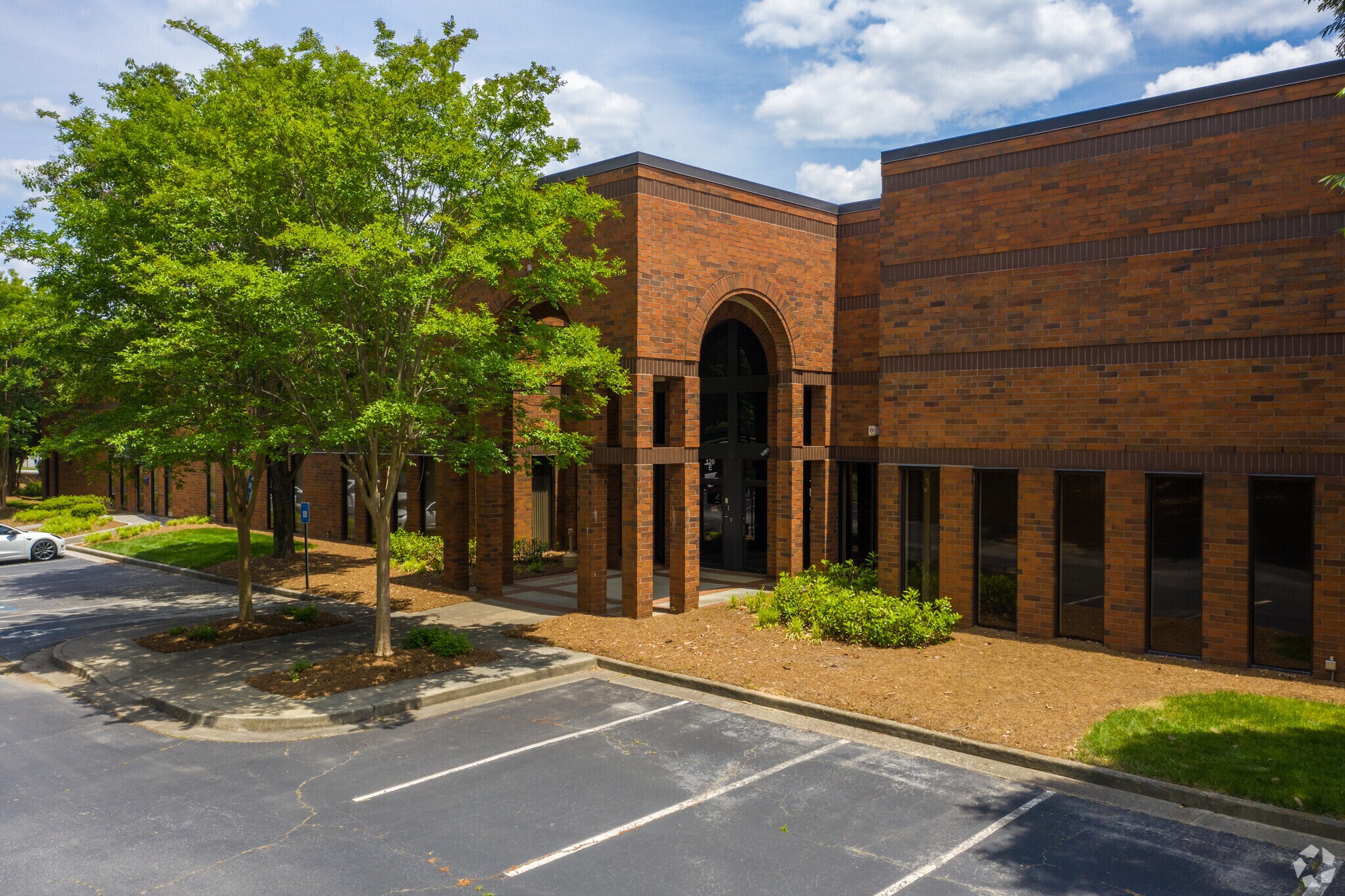 8055 Troon Cir, Austell, GA for lease Primary Photo- Image 1 of 16