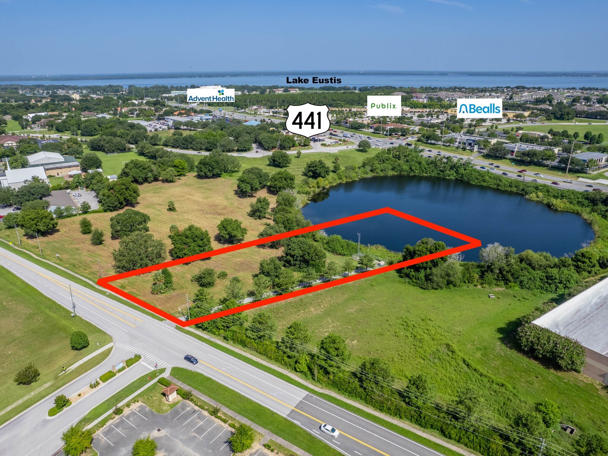 000 Dora Ave, Tavares, FL à vendre Photo du bâtiment- Image 1 de 16