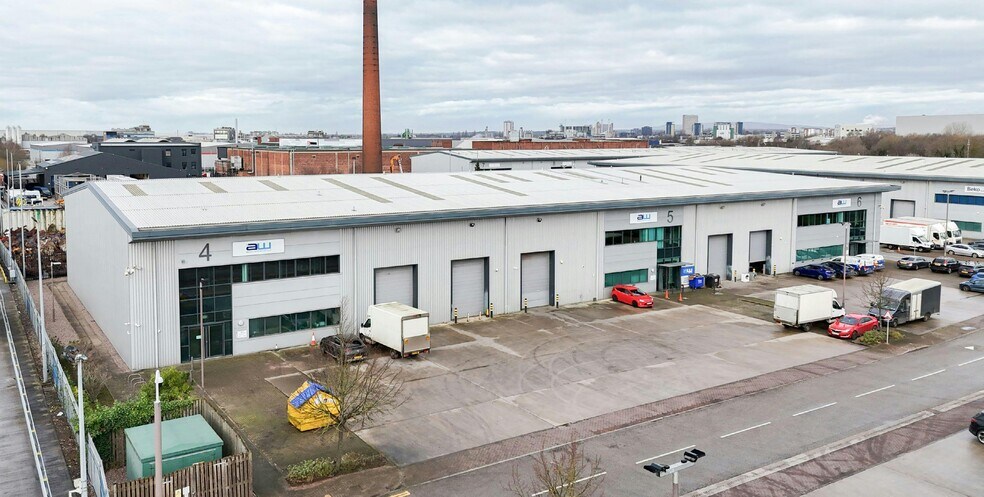 1 Premier Park, Manchester à louer - Photo du bâtiment - Image 2 de 42