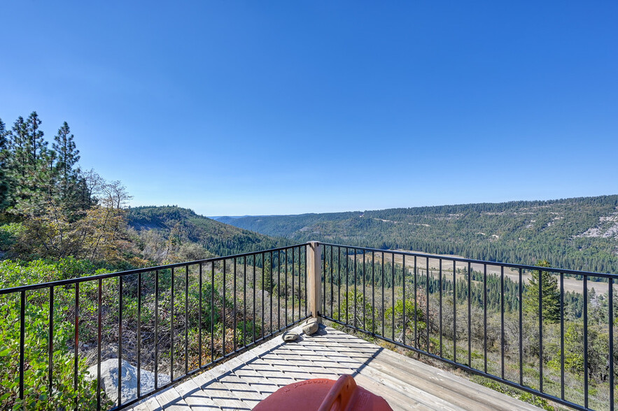 41855 Nyack Rd, Emigrant Gap, CA à vendre - Photo du b timent - Image 2 de 17