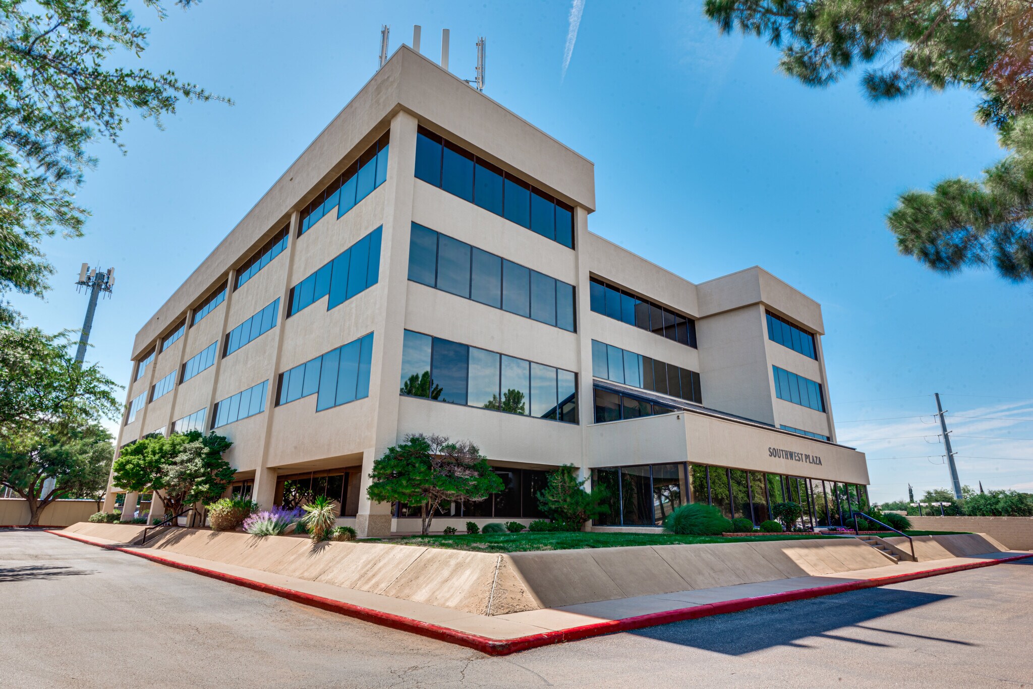 1031 Andrews Hwy, Midland, TX à louer Photo du bâtiment- Image 1 de 14