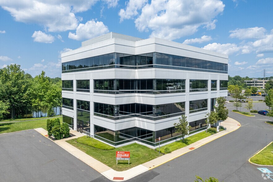 50 Lake Center Executive Pky, Marlton, NJ for lease - Building Photo - Image 1 of 7