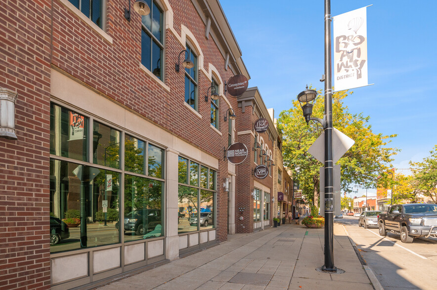 111 N Broadway St, Green Bay, WI for sale - Building Photo - Image 3 of 32