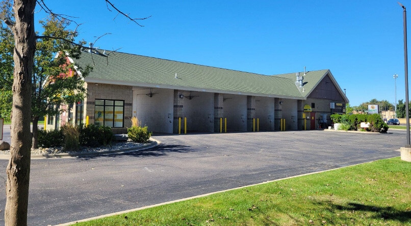 28800 Hayes Rd, Roseville, MI à vendre - Photo du bâtiment - Image 2 de 9