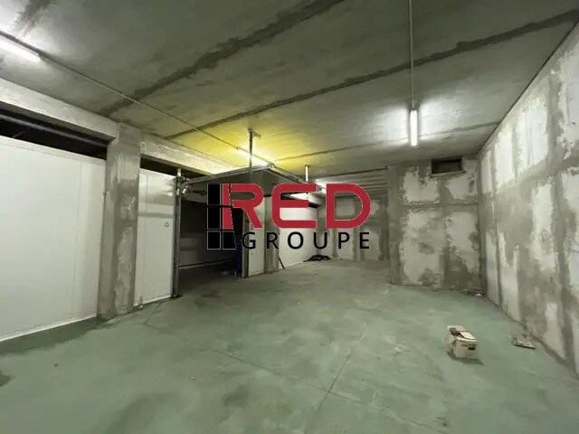 Industrial in Marseille for sale Building Photo- Image 1 of 4