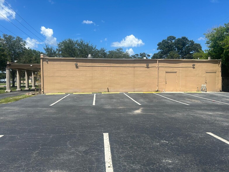 1700 49th St S, Gulfport, FL for lease - Building Photo - Image 1 of 6