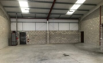 15-17 Alan Farnaby Way, Sheriff Hutton à louer Photo intérieure- Image 1 de 2