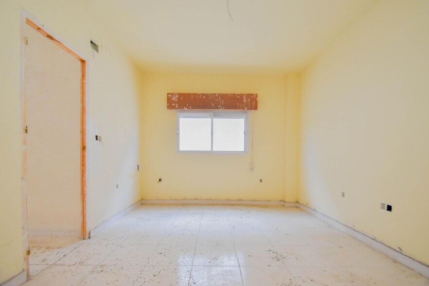 Calle Islas Bahamas, 98, Motril, Granada for sale - Interior Photo - Image 3 of 18