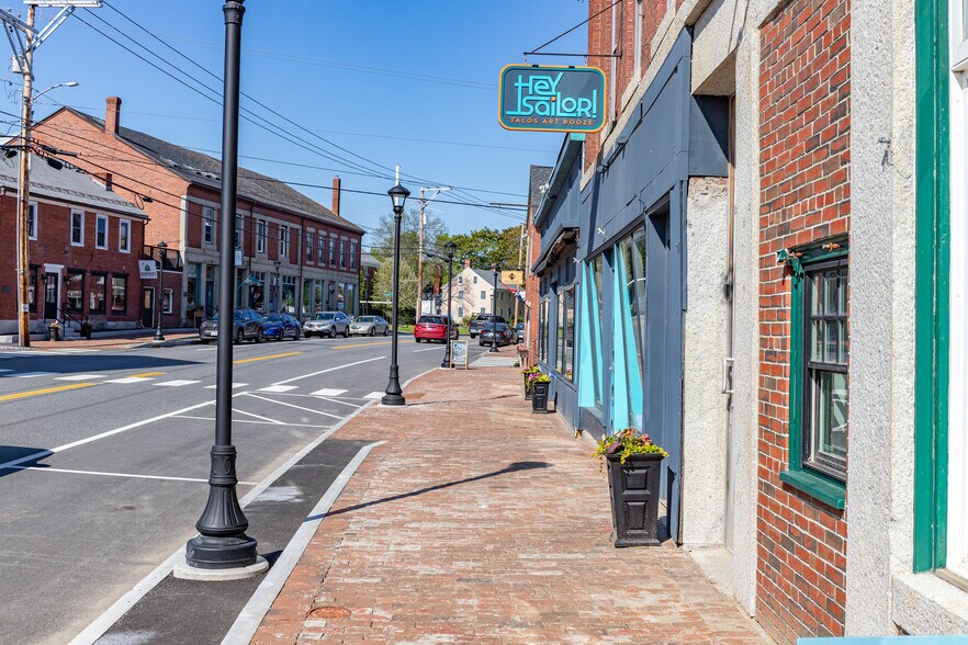25-27 E Main St, Searsport, ME à vendre - Photo du bâtiment - Image 3 de 20