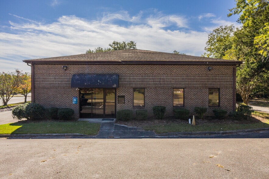 119 W Lowman St, Mullins, SC à vendre - Photo du bâtiment - Image 3 de 47