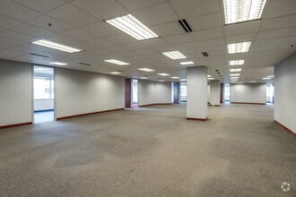 330 E Kilbourn Ave, Milwaukee, WI for lease Interior Photo- Image 2 of 9