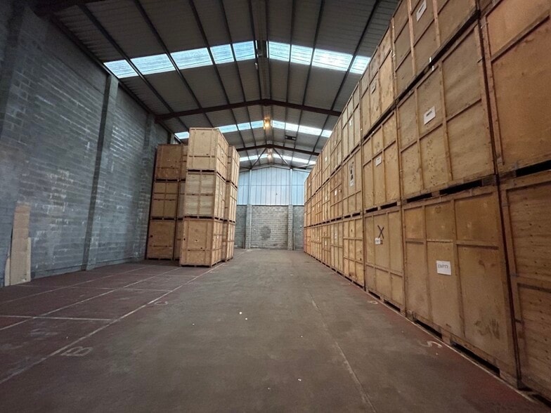 28 Cotton St, Aberdeen for lease - Interior Photo - Image 2 of 2