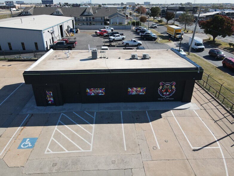 700 S MacArthur Blvd, Oklahoma City, OK à vendre - Photo du bâtiment - Image 2 de 15