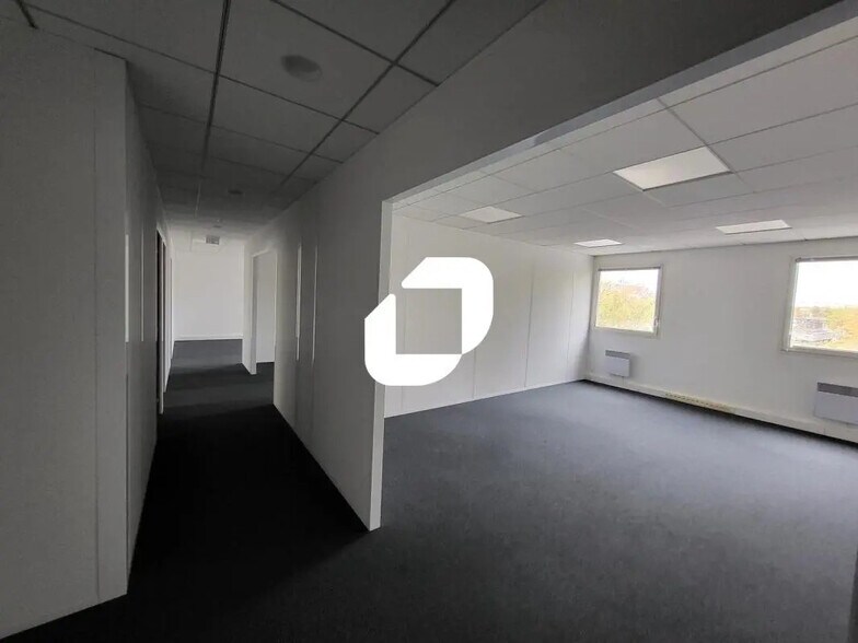 Bureau dans Loos à louer - Photo intérieure - Image 2 de 7