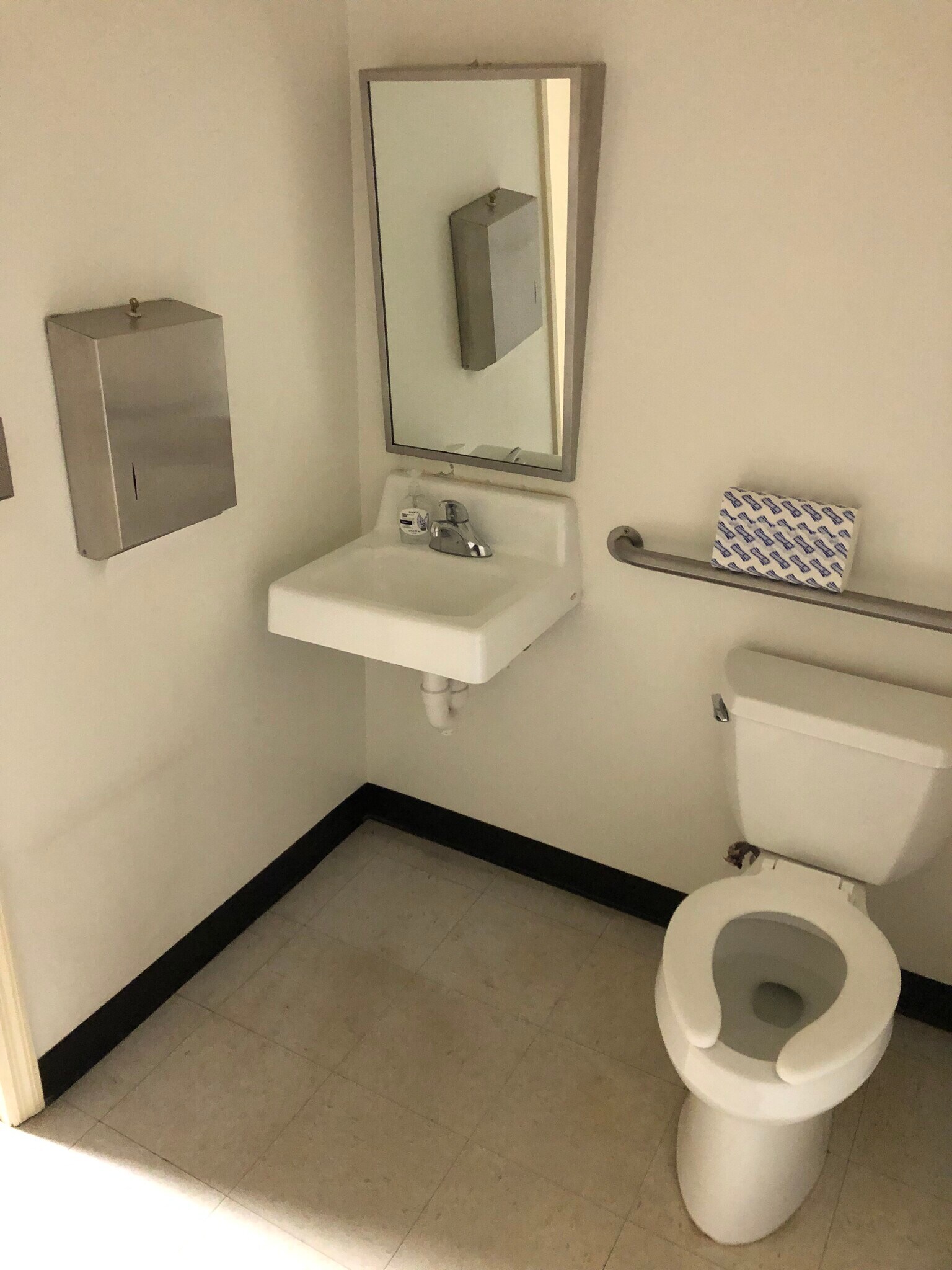 2583-2595 Jefferson Davis Hwy, Warrenville, SC à louer Photo intérieure- Image 1 de 8