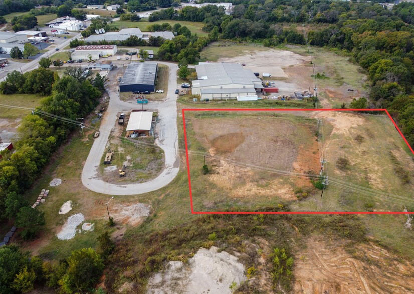 2340 E Erwin St, Tyler, TX for lease - Aerial - Image 2 of 3