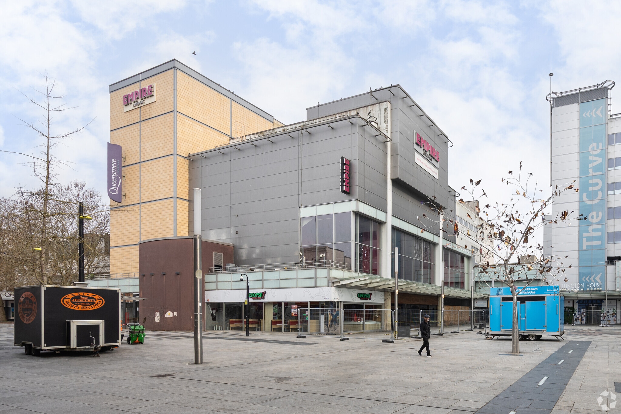 High St, Slough à louer Photo principale- Image 1 de 3