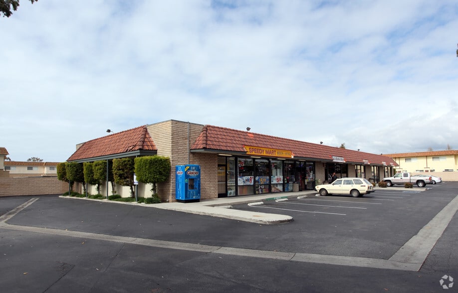 1041-1055 Patterson Rd, Oxnard, CA for lease - Primary Photo - Image 1 of 9