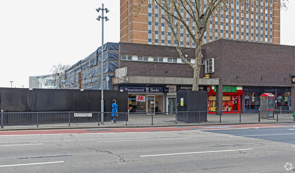 4-4A Broadway, London for lease - Primary Photo - Image 1 of 2