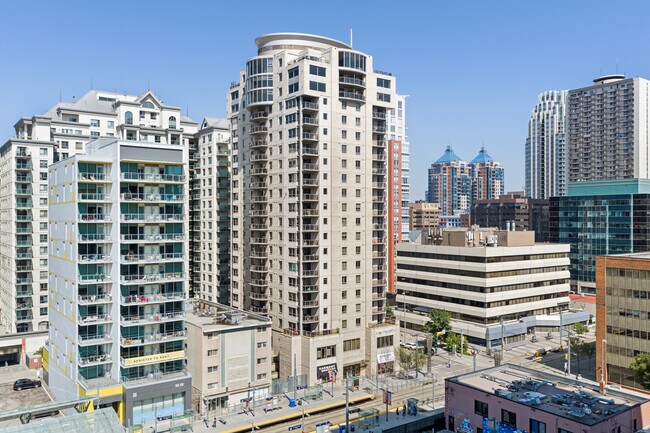 Plus de détails pour 683 10th St SW, Calgary, AB - Multi-résidentiel à vendre
