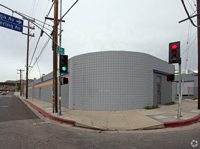 9907-9909 Canoga Ave, Chatsworth, CA à louer - Photo du bâtiment - Image 3 de 4