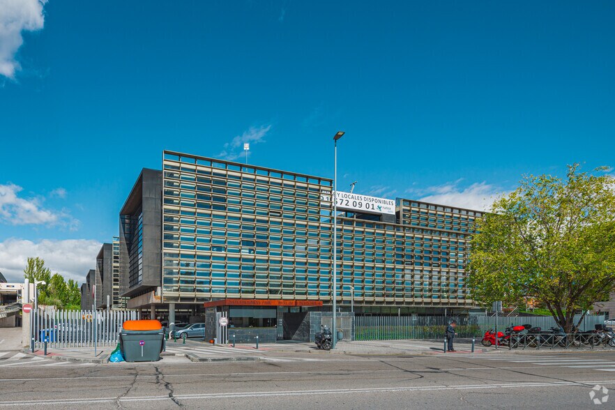 Office in Alcobendas, Madrid for lease - Building Photo - Image 3 of 3