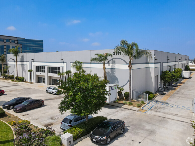 2111 Iowa Ave, Riverside, CA for lease - Primary Photo - Image 1 of 4