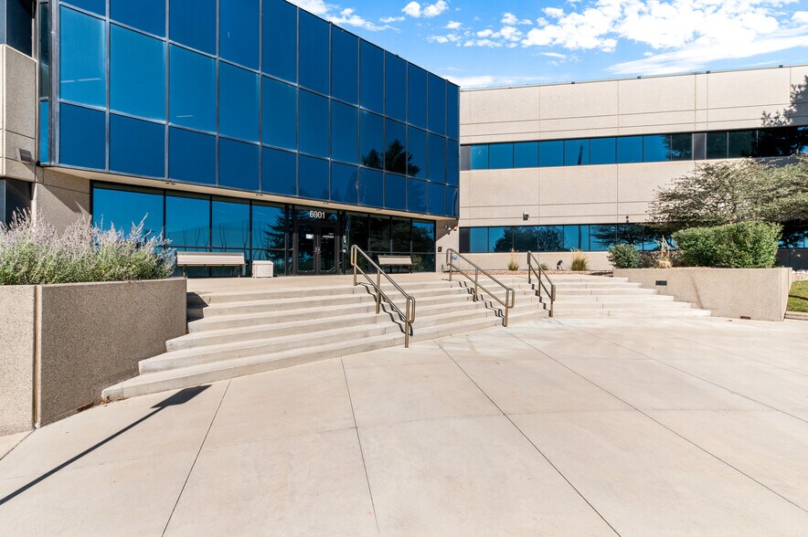 6901 S Havana St, Englewood, CO à vendre - Photo du bâtiment - Image 2 de 10