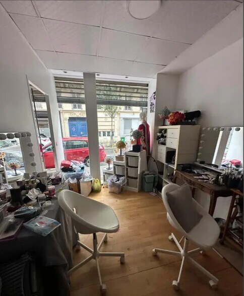 Commerce de détail dans Paris à louer - Photo du bâtiment - Image 2 de 3