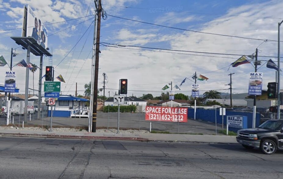 13243 Osborne St, Arleta, CA for lease - Building Photo - Image 3 of 44