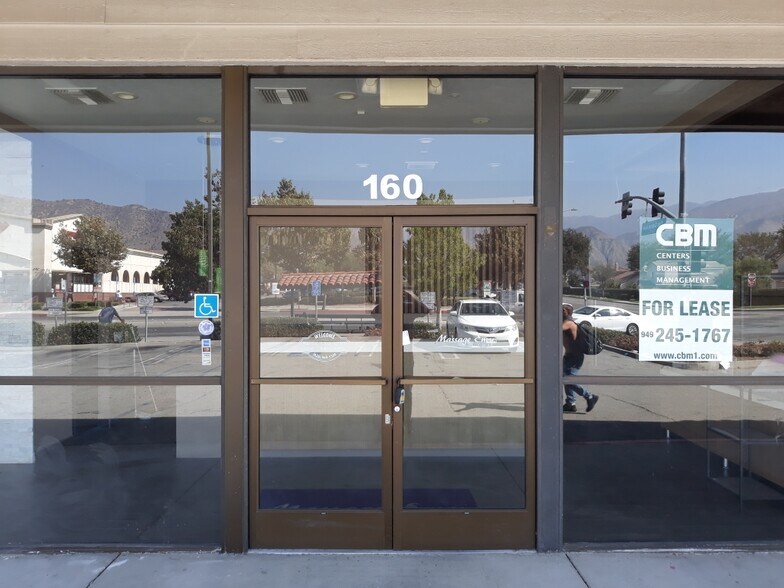 150-160 W Foothill Blvd, Azusa, CA à louer - Photo du bâtiment - Image 3 de 13