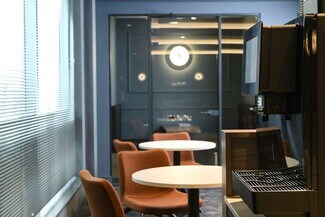 Plus de détails pour 24 E Bridge St, Belfast - Bureau à louer